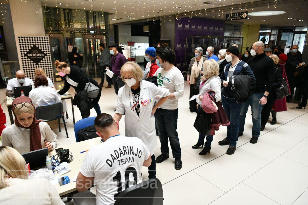 Foto: A.K./Radiosarajevo.ba/Vakcinacija u Importanne Shopping Centru